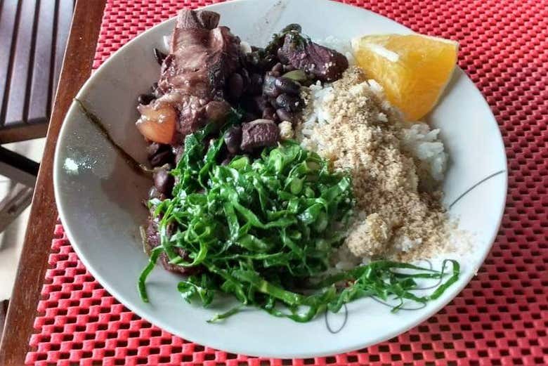Tour por la favela Santa Marta con comida o partido de fútbol