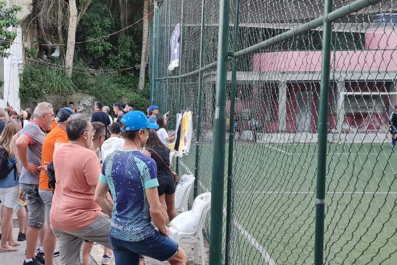Tour por la favela Santa Marta con comida o partido de fútbol