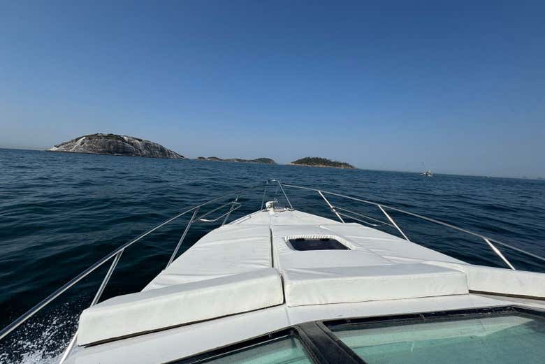 Paseo en barco por las islas Cagarras + Playa Vermelha