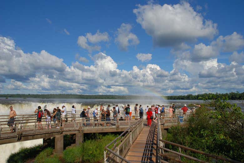 Lado argentino de las Cataratas de Iguazú + Hito de las Tres Fronteras