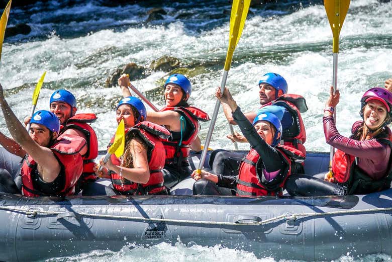 Rafting en la zona fronteriza del río Manso