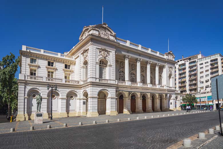 Free tour por el exterior de los museos y palacios de Santiago