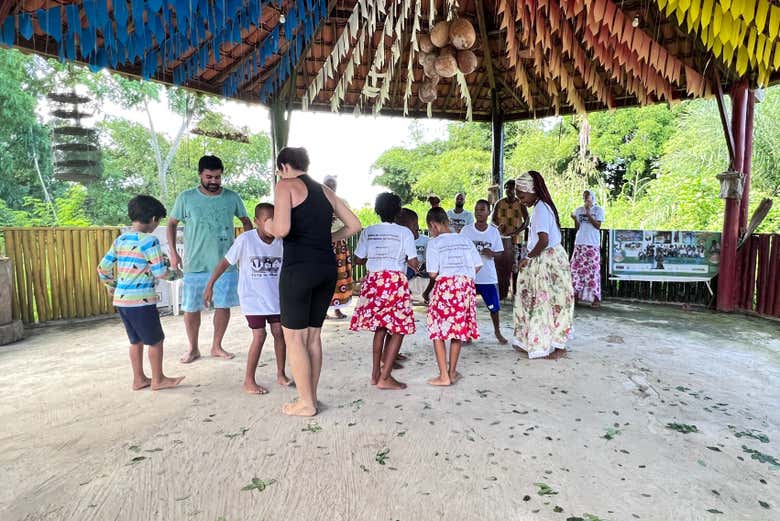 Excursión a la comunidad afrobrasileña Quilombo Kaonge