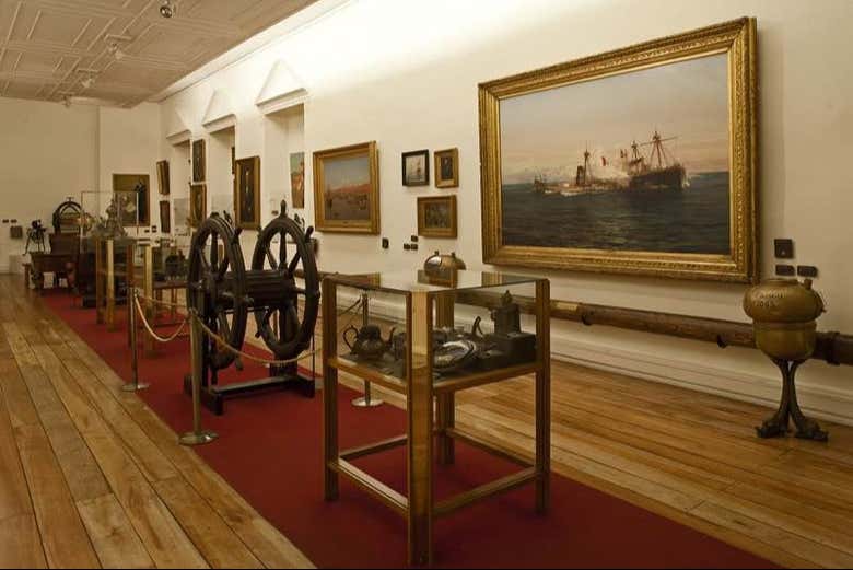 Tour por el Museo de Arte Precolombino y el Museo Histórico Nacional