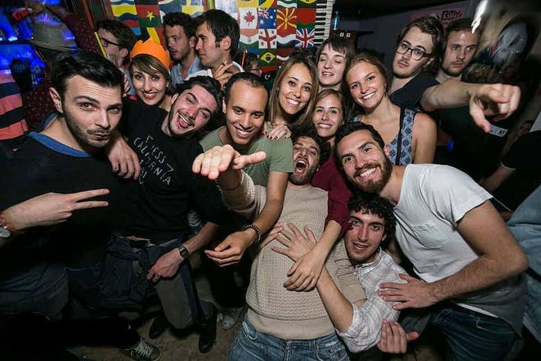 Pub Crawl ¡Tour de fiesta por Shanghái!