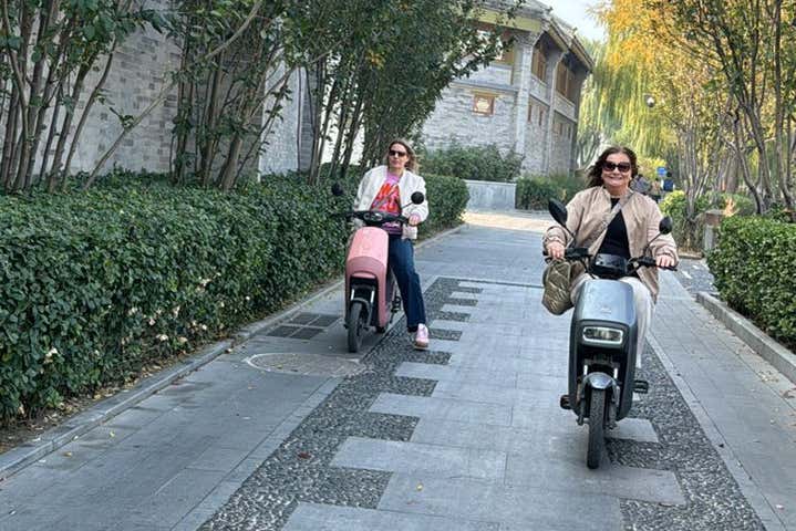 Tour en scooter o en bicicleta eléctrica por Pekín