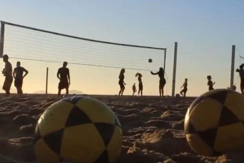 Futvóley en la playa de Copacabana