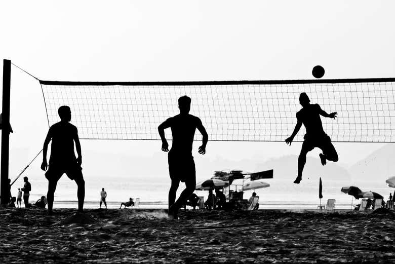 Futvóley en la playa de Copacabana