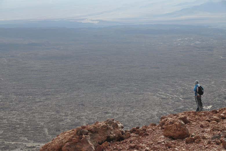 Ruta privada de trekking por el volcán Poruña