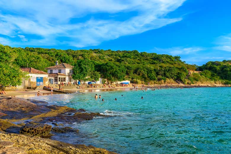 Paseo en canoa polinesia por Búzios
