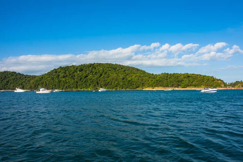 Paseo en barco por las islas de Frades e Itaparica