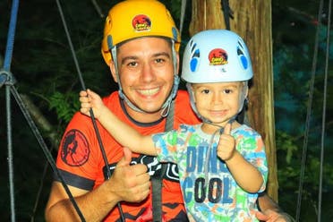 Entrada al parque Dino Adventure