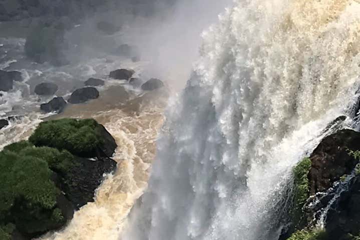 Excursión a la represa de Itaipú y Saltos del Monday