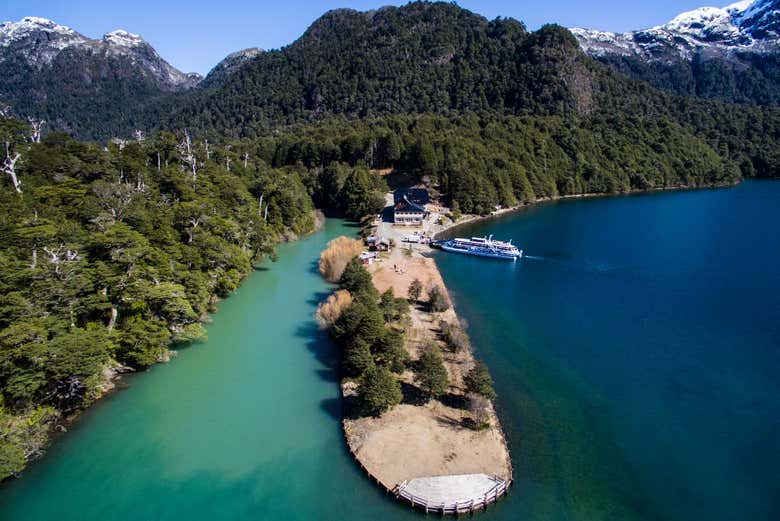 Cruce andino por los lagos de la cordillera de los Andes