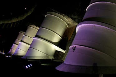 Espectculo de luz y sonido en la represa de Itaip