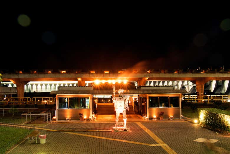 Espectáculo de luz y sonido en la represa de Itaipú