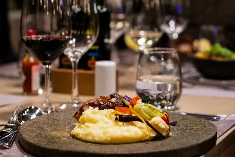 Tour del vino Casillero del Diablo en la Viña Concha y Toro + Cena