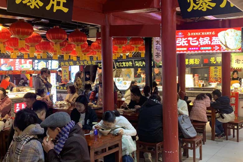 Tour privado por el mercado nocturno de Nanluoguxiang