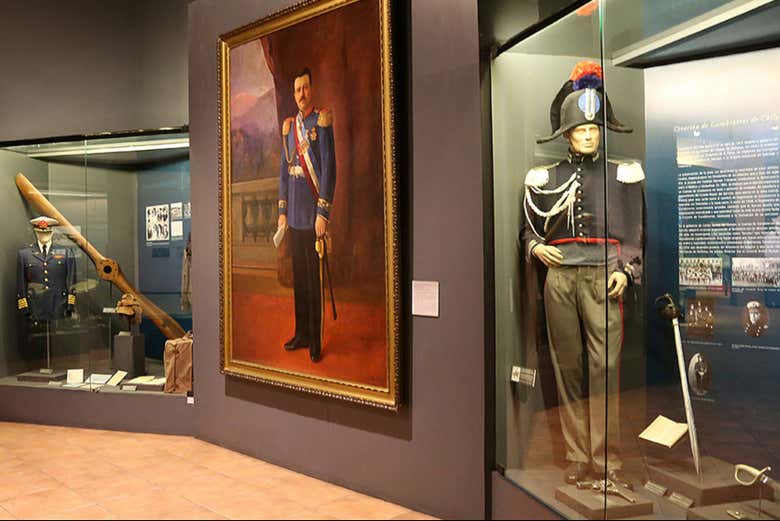 Visita guiada por el Museo Histórico y Militar de Chile