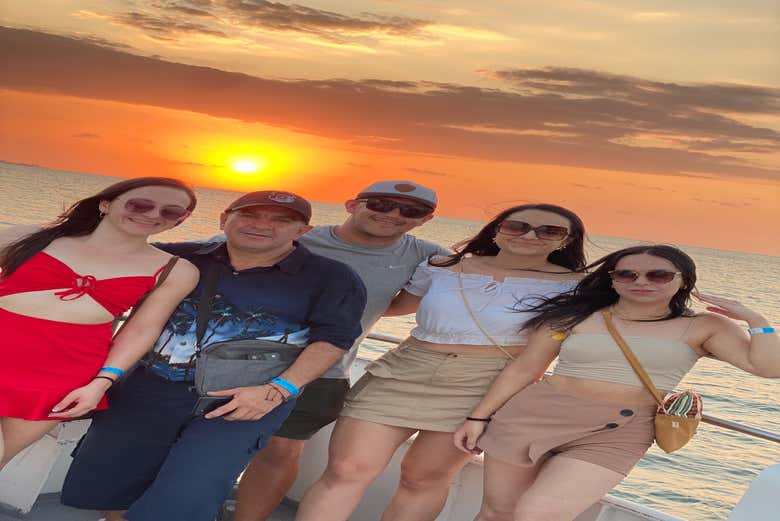Fiesta caribeña en barco por Cartagena