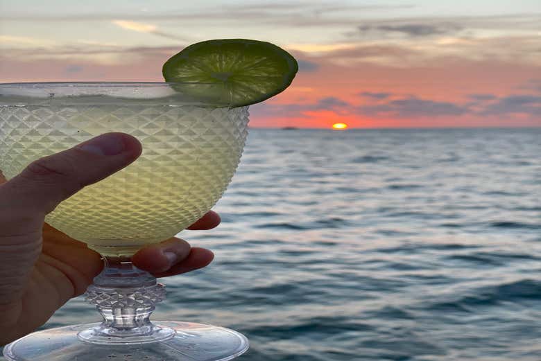 Fiesta caribeña en barco por Cartagena
