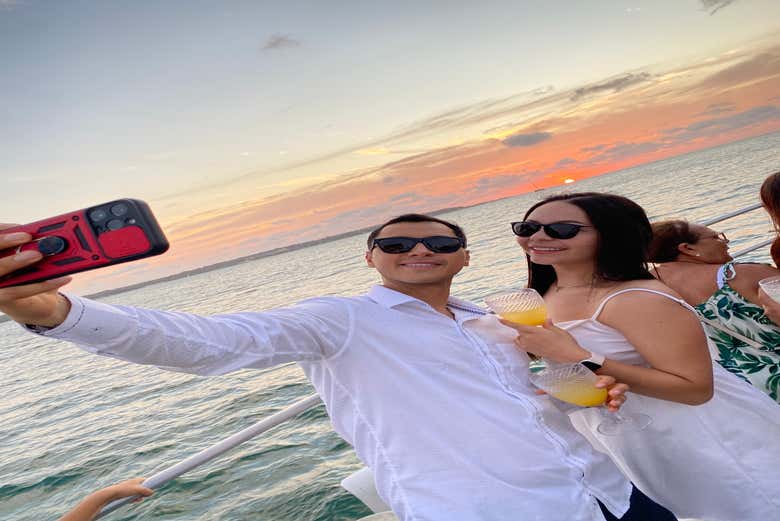 Fiesta caribeña en barco por Cartagena