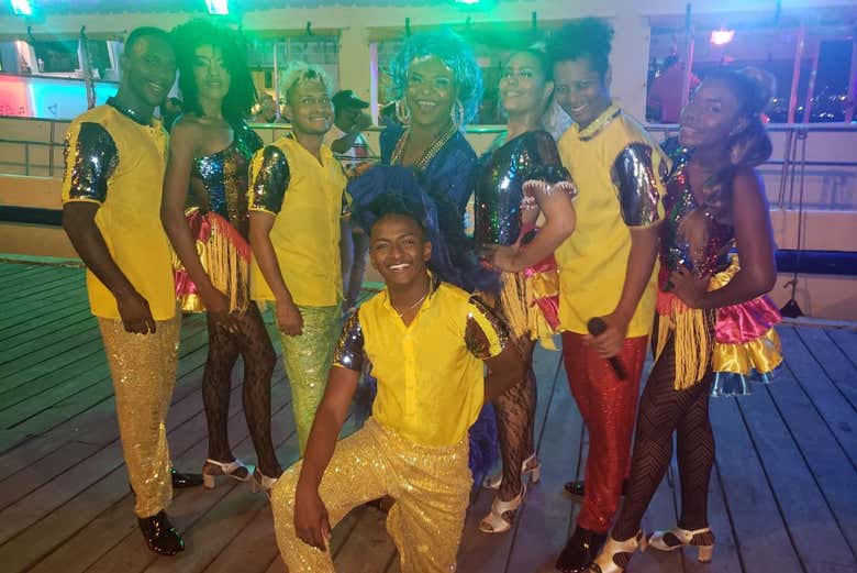 Fiesta caribeña en barco por Cartagena