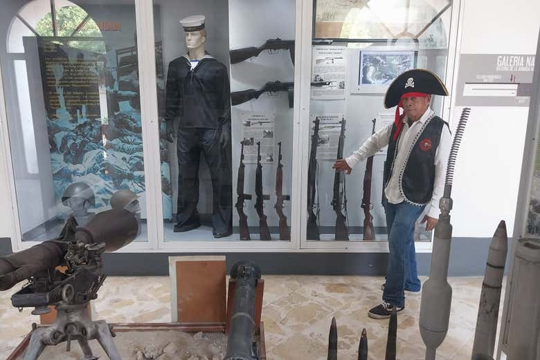Tour de los piratas + Museo Naval del Caribe