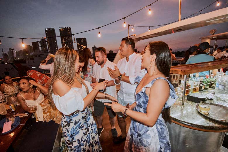 Crucero VIP con cena por Cartagena