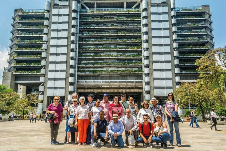 Free tour en chiva por Medellín