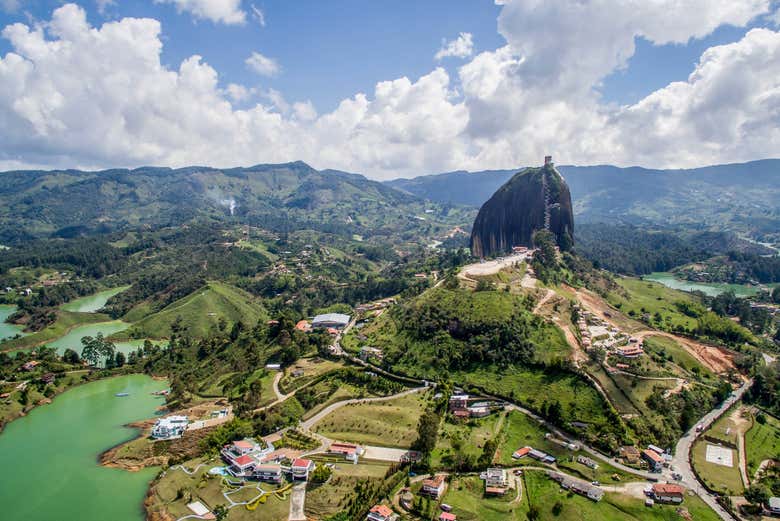 Excursión a Guatapé + Paseo en barco