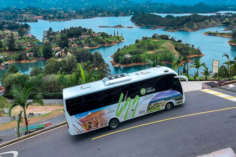Excursión a Guatapé + Paseo en barco