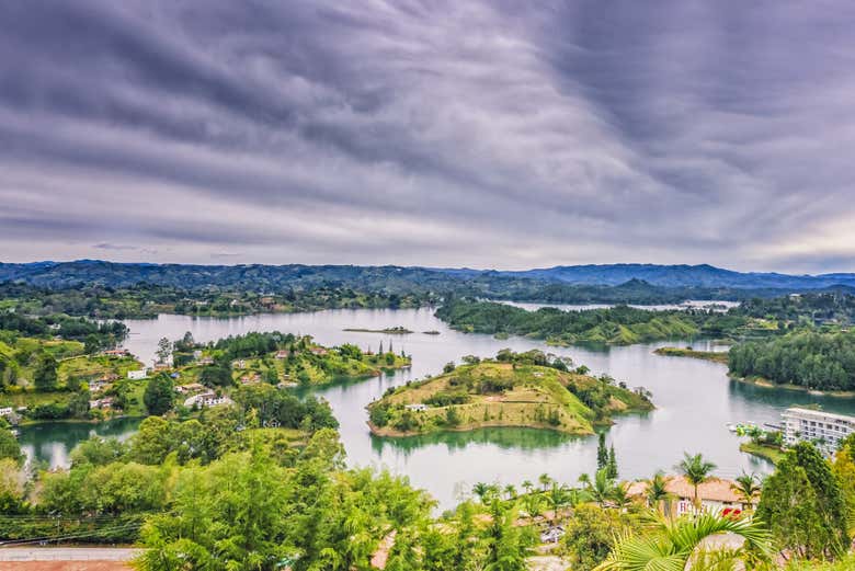 Excursión a Guatapé + Paseo en barco