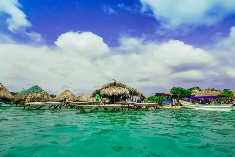 Fiesta en barco por la Isla Cholón