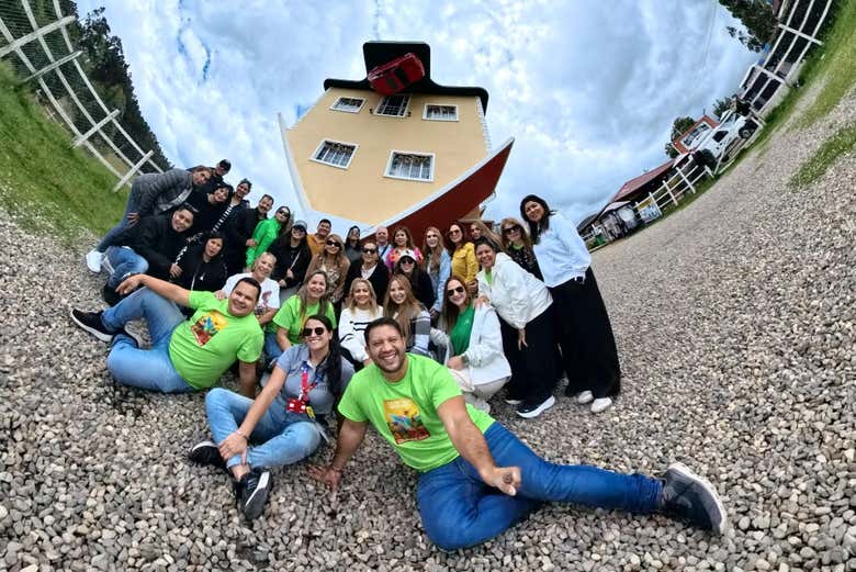 Excursión a Guatavita + Casa al Revés