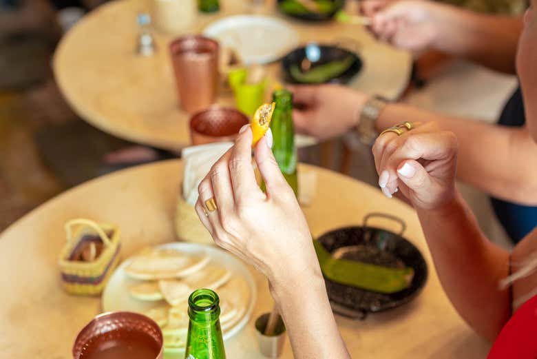 Degustación de comida callejera en Cartagena de Indias