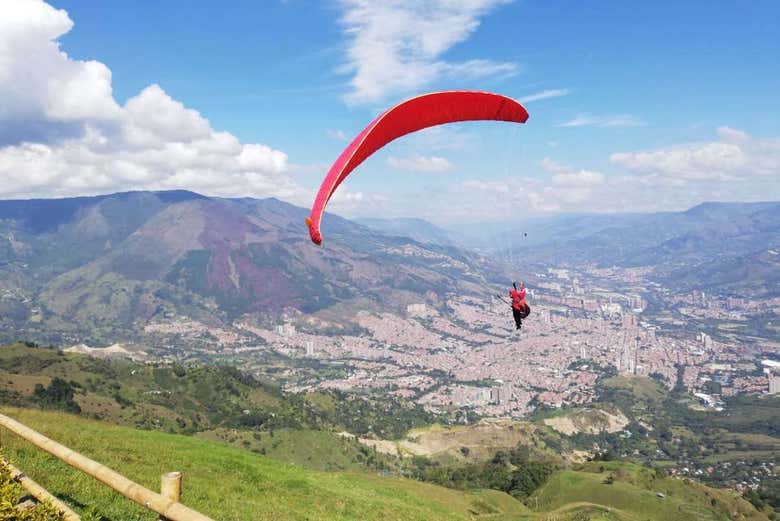 Vuelo en parapente por Medellín