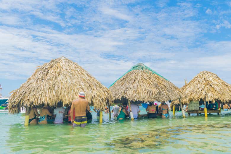 Snorkel en las Islas del Rosario + Pueblo nativo de Orika