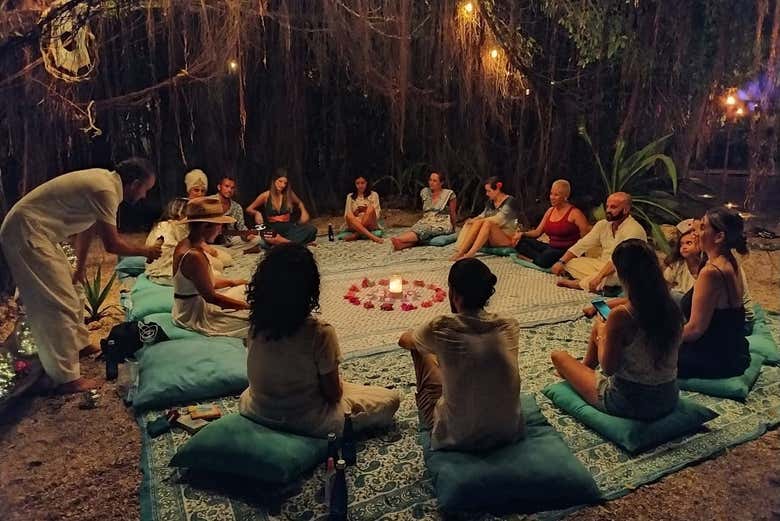 Yoga en el Namasté Beach Club de Tierra Bomba