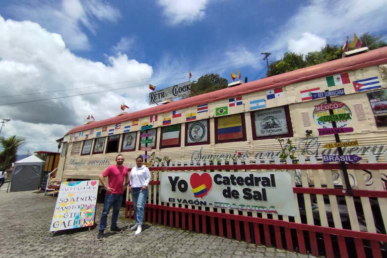Catedral de Sal de Zipaquirá + Andrés Carne de Res en Chía