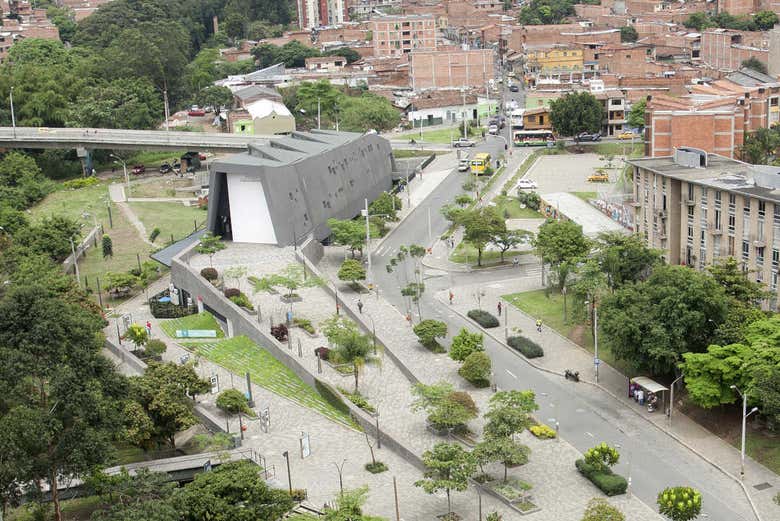 Tour por la Comuna 13 y Museo de la Memoria