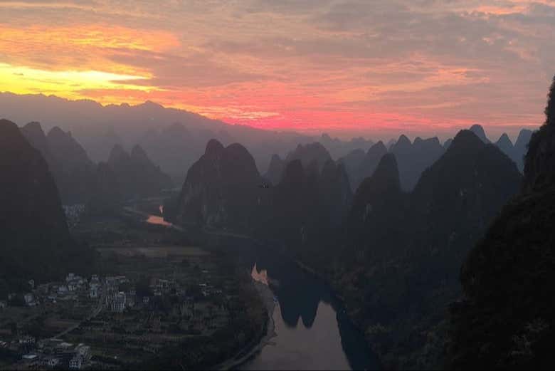 Excursión privada a la montaña Xianggong al amanecer