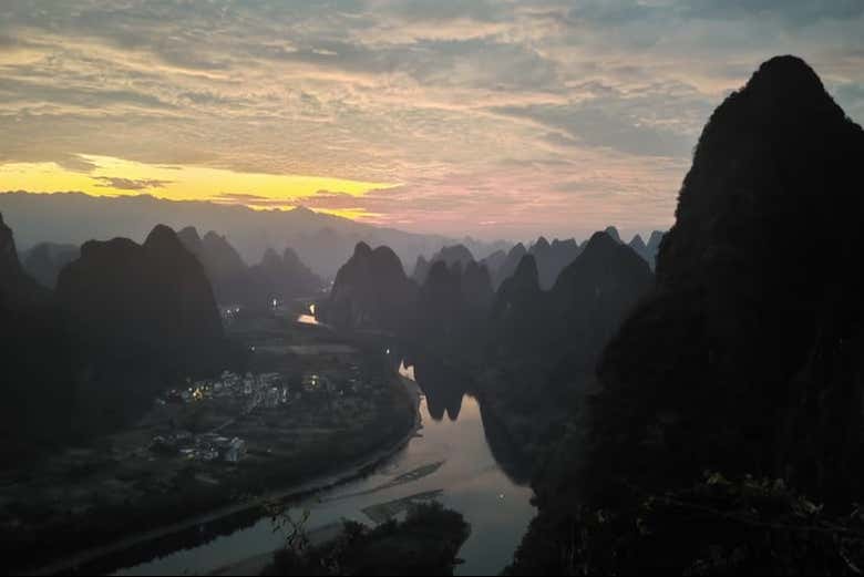 Excursión privada a la montaña Xianggong al amanecer