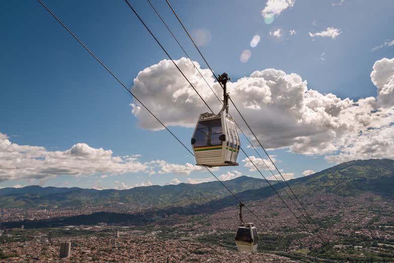 Tour del grafiti por la Comuna 13 + Metrocable de Medellín