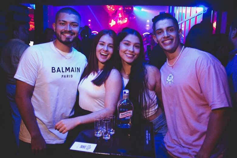 Pub Crawl ¡Tour de fiesta por Medellín!
