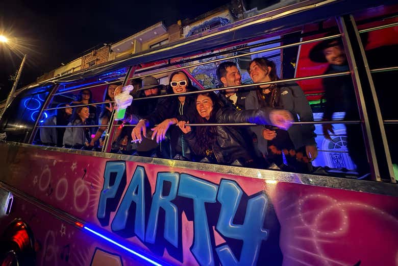 Tour en chiva rumbera por Bogotá