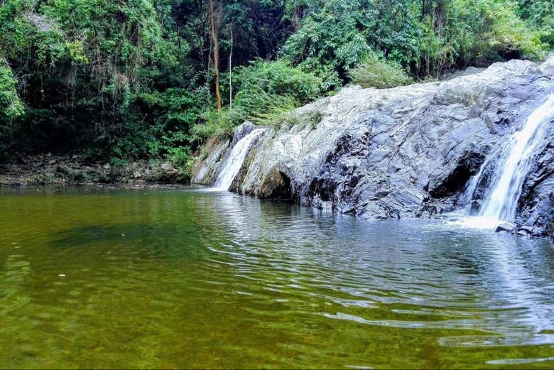 Senderismo hasta la cascada El Saltillo + Visita a una finca de maracuyá