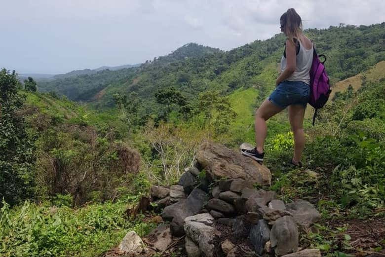 Senderismo hasta la cascada El Saltillo + Visita a una finca de maracuyá