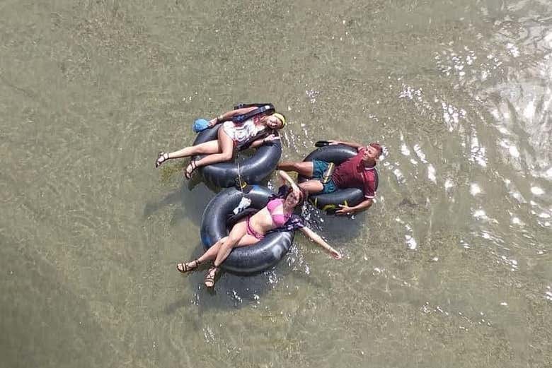 Tubing en el río Palomino