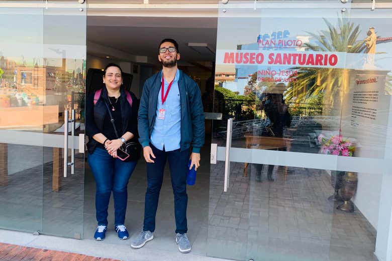 Tour por el Santuario del Divino Niño y la plaza 20 de Julio